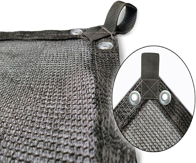 Pool cover without water accumulation