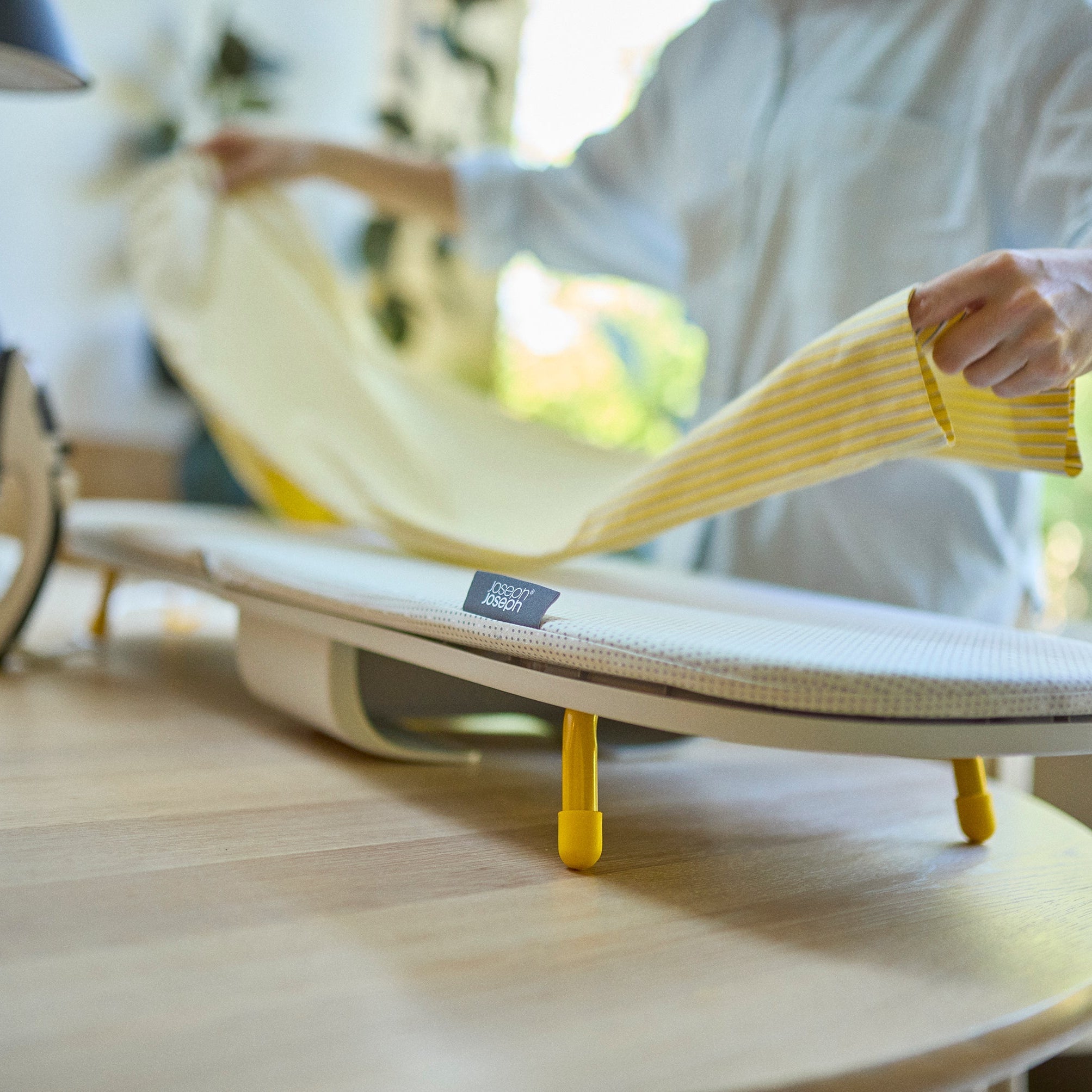Foldable ironing board