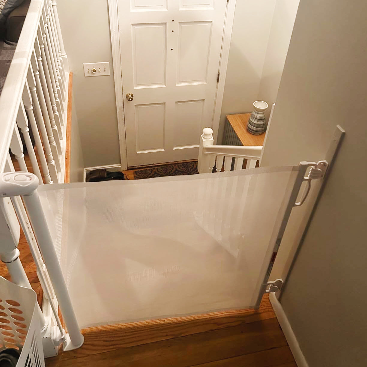 Extendable safety gate